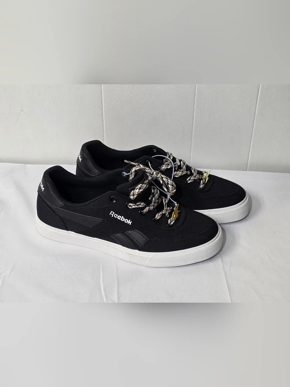 Reebok Classic Low-Top Black Sneakers With Brsided Laces And Goldtone Charm NWOT - Picture 1 of 7
